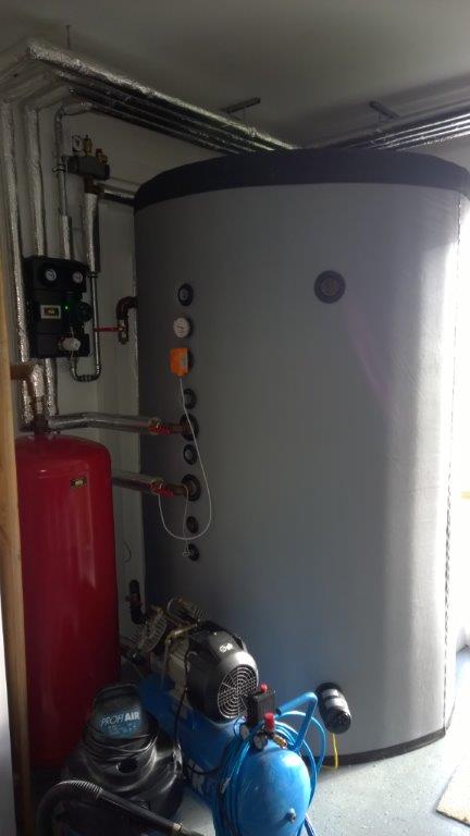 Pufferspeicher 2000l  Aufheizung mit Wärmepumpe und/oder thyristorgeteuerter Heizpatrone